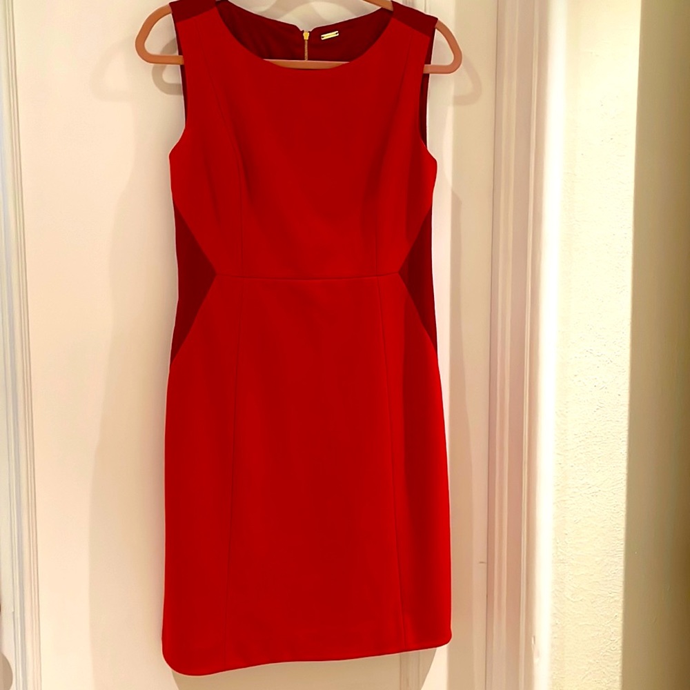 Classy Elie Tahari red wood dress
